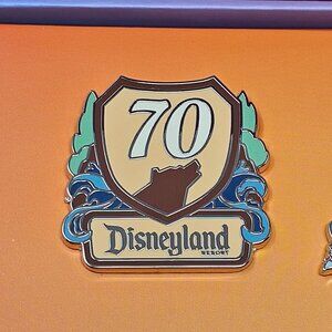 NEW!!! D23-Exclusive Disneyland 70th Anniversary Destinations Grizzly Peak LE of